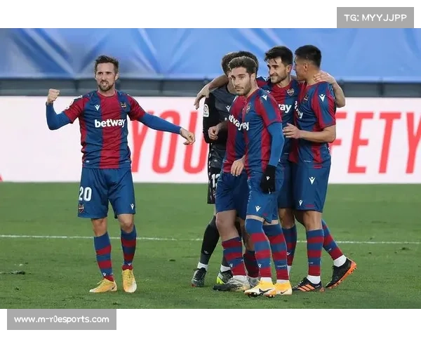 莱万特补时点球绝平皇家社会，德拉救主收获宝贵一分