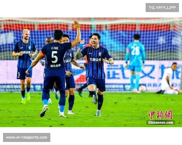 武汉三镇、青岛两队、重庆铜梁龙等队可能陷入保级苦战。